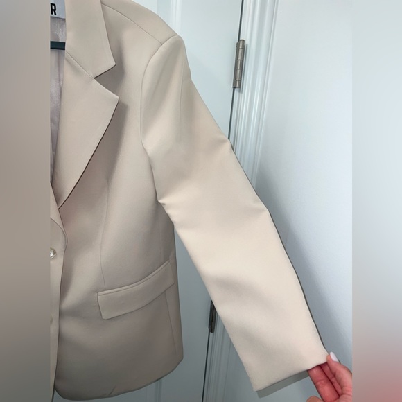 Walter Baker ‘Kira’ Oversized Blazer | Bone | Medium - Picture 4 of 16